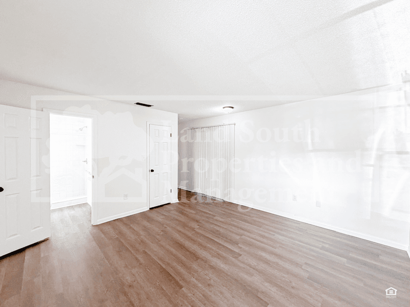 Lakeland House: 2417 Carolina Avenue