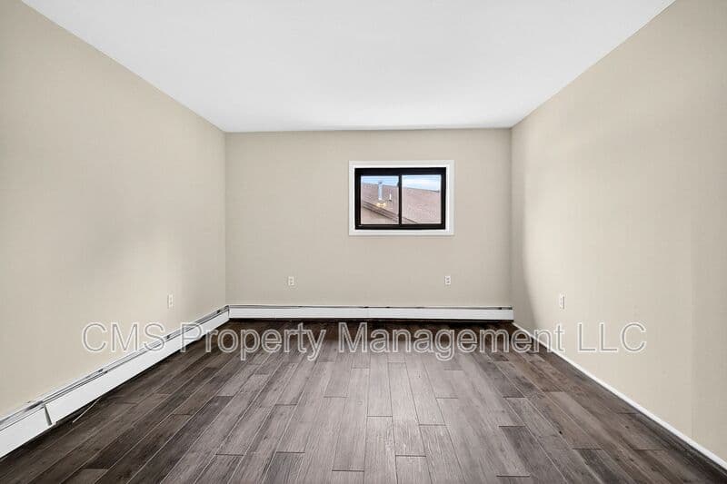 Ewing Condo: 172-252 Scotch Rd