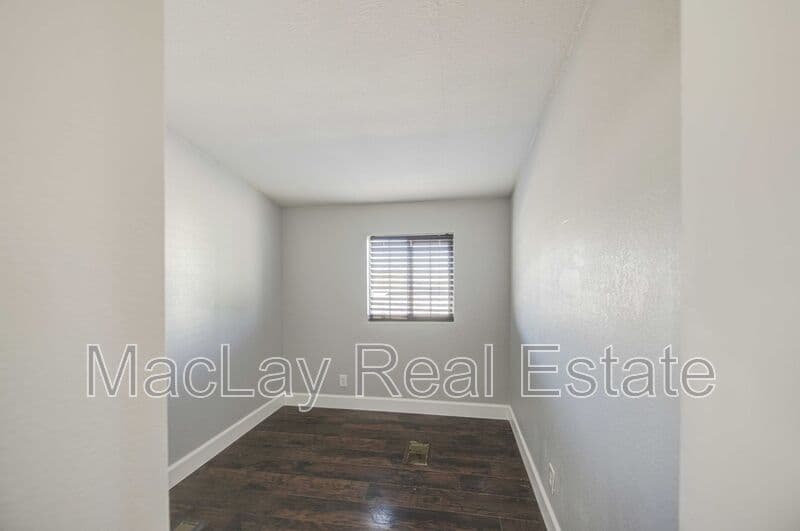 Florence House: 20968 E Florence Kelvin Hwy