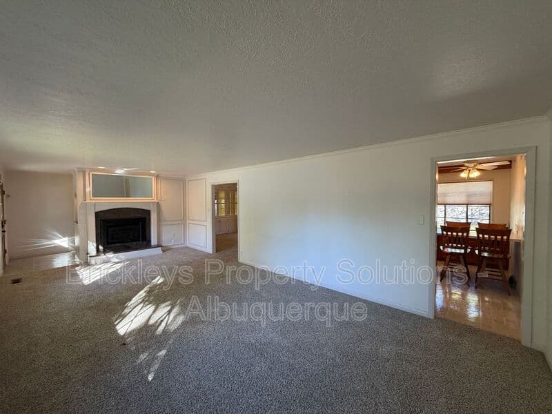 Albuquerque House: 7121 Edwina Ave NE