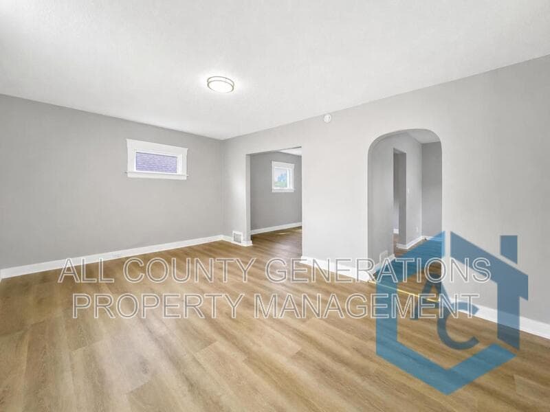 Cleveland House: 3429 E 114th St