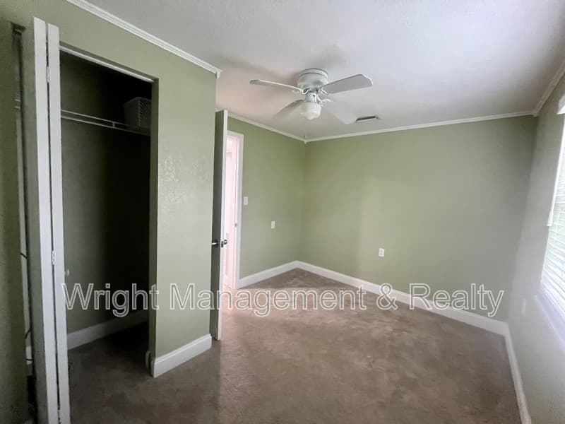 St. Petersburg House: 8330 Waverly Road North
