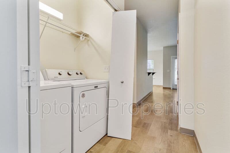 Fairview House: 2655 NE 205th Ave