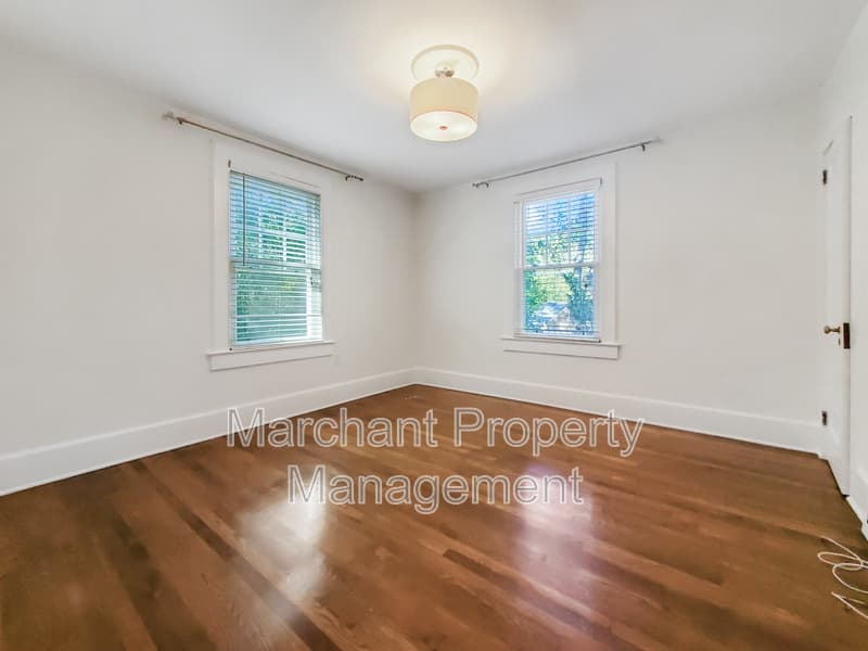 Greenville House: 111 W. Hillcrest Drive