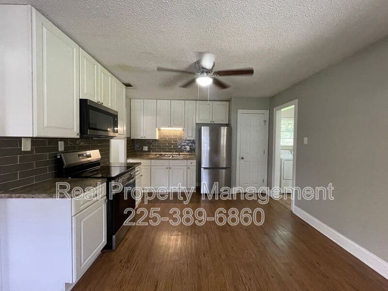Baton Rouge House: 275 W Chalfont Dr.