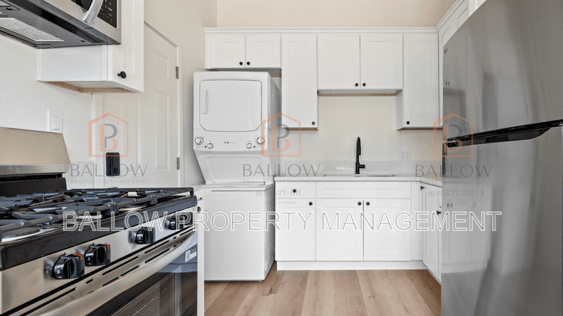San Diego House: 4880-82 Cole Street