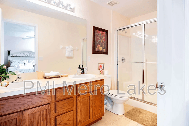 Davenport House: 194 Blue Jay Way