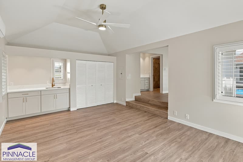 Honolulu House: 814-814A Kealaolu Avenue