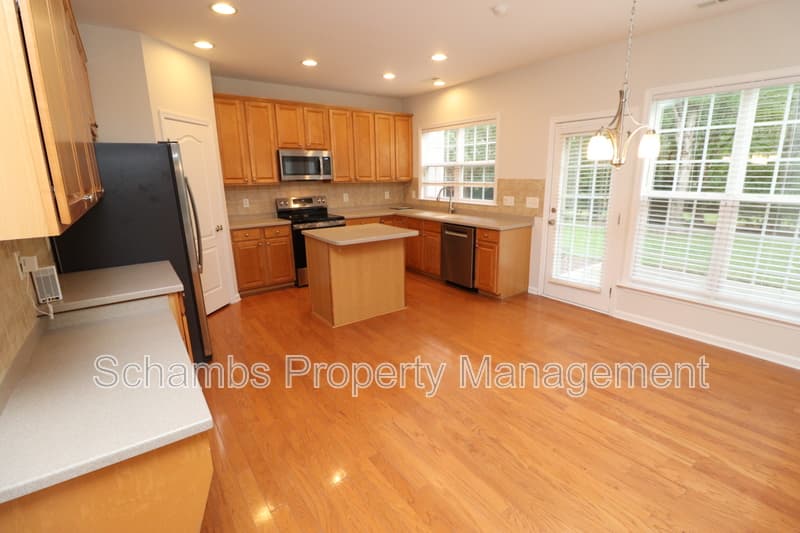 Cary House: 308 Marble Glow Ct