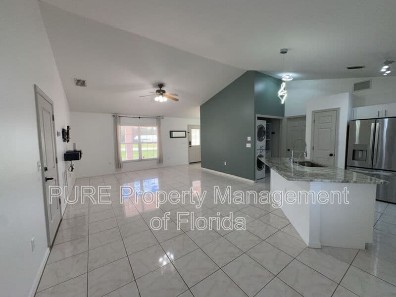 Ocala House: 645 NW 65th St
