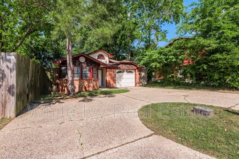 Huntsville House: 610 Normal Park Dr