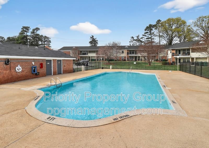 Charlotte Condo: 4601 Coronado Drive Apt B