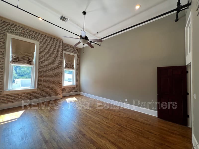 Hattiesburg Condo: 601 Court St Ste 201