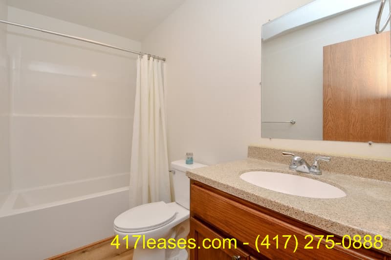 Springfield House: 2618 N Pierce Ave