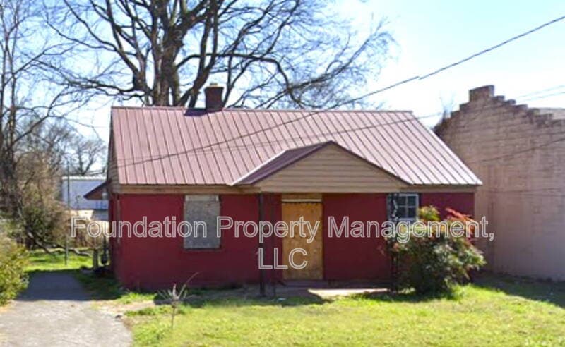 Memphis House: 646 Lipford St