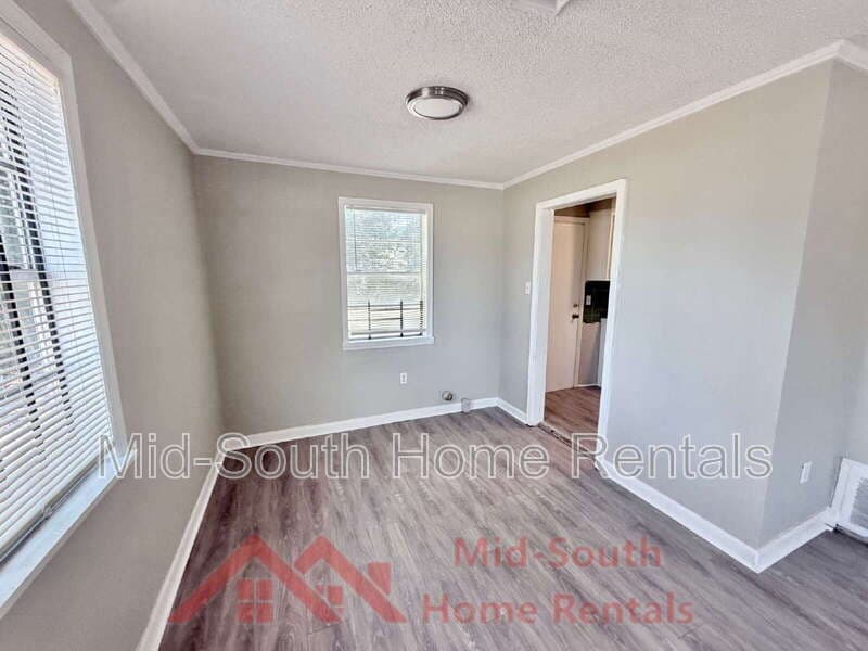 Memphis House: 566 Burlington Cir