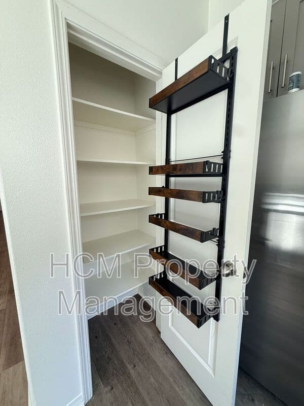 Santa Ana House: 120 S Pacific Ave