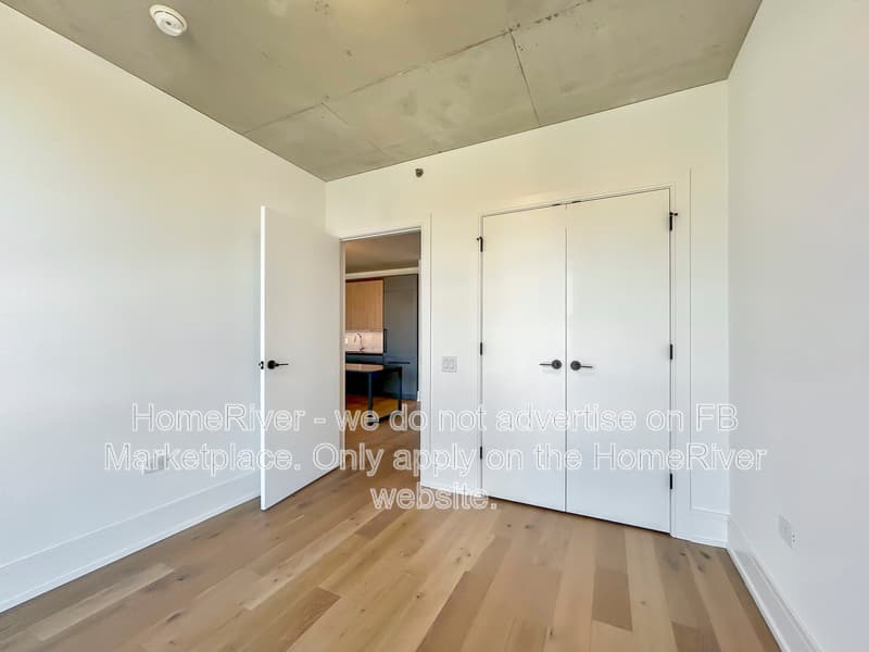 Chicago Condo: 234 W Polk St