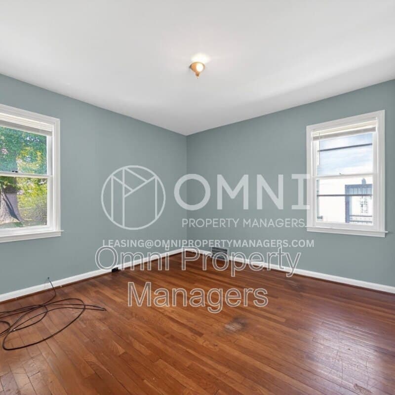 Detroit House: 11529 Roxbury St