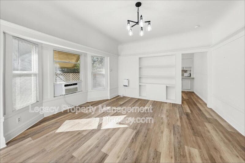 Sacramento Condo: 4925 11th Ave
