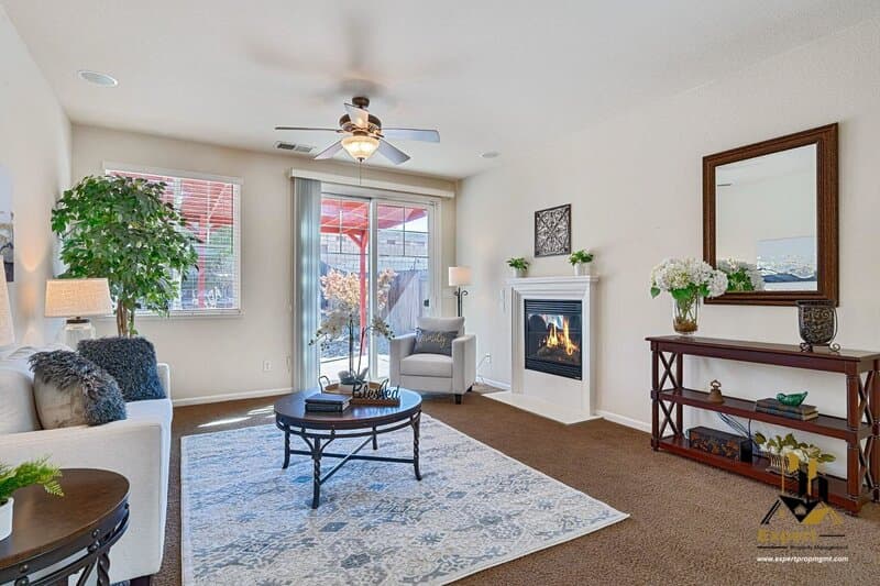 Lincoln House: 1836 Portello Way