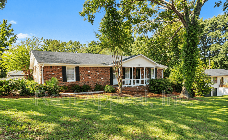 Decatur House: 2353 Greenway Drive
