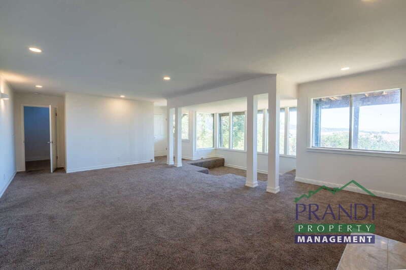 San Anselmo House: 645 Fawn Dr