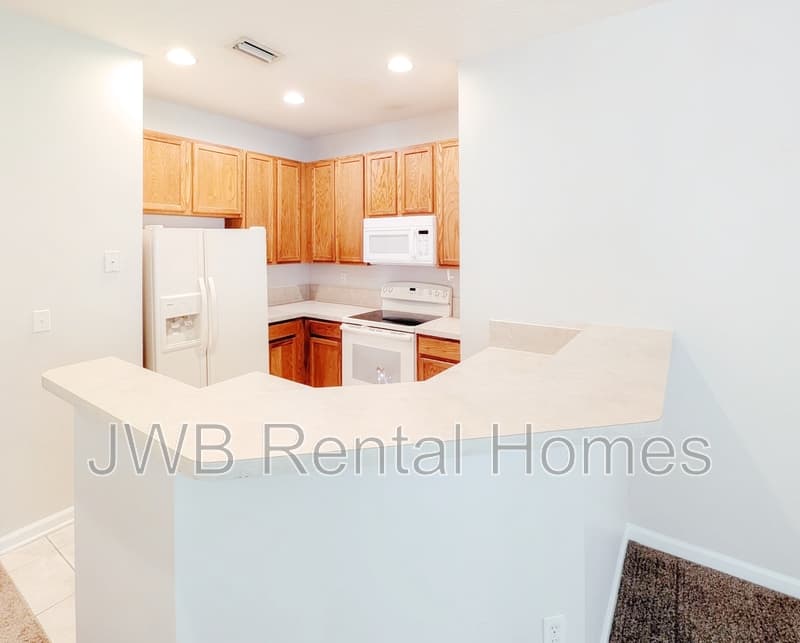 Jacksonville Condo: 12301 Kernan Forest Blvd #107