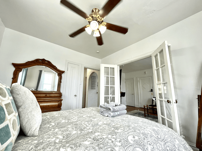 St Louis Condo: 6655 Berthold Ave