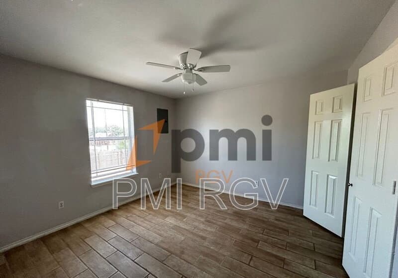 Mission Condo: 2017 Graham Ave