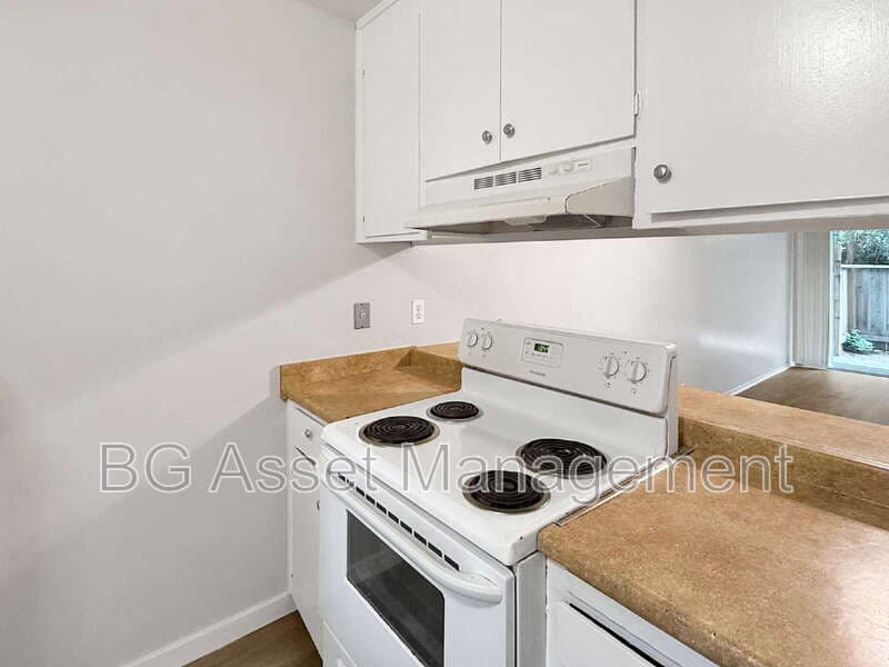 Hayward Condo: 944 Fletcher Lane