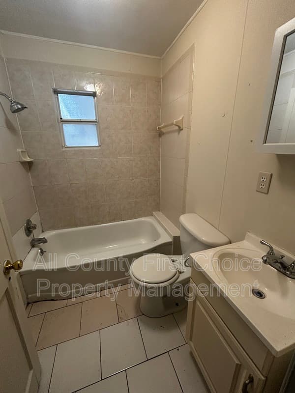 St. Petersburg House: 3821 18th St. N