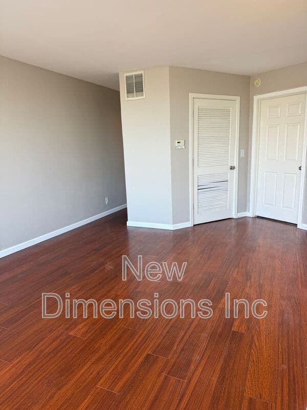 Reno House: 280 Island Avenue