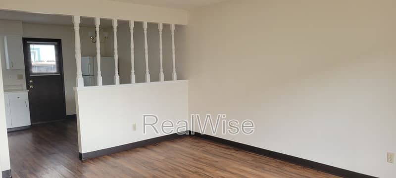 Grants Pass Townhome: 1112 SW 5th St