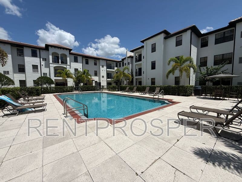 Orlando Condo: 5550 East Michigan St