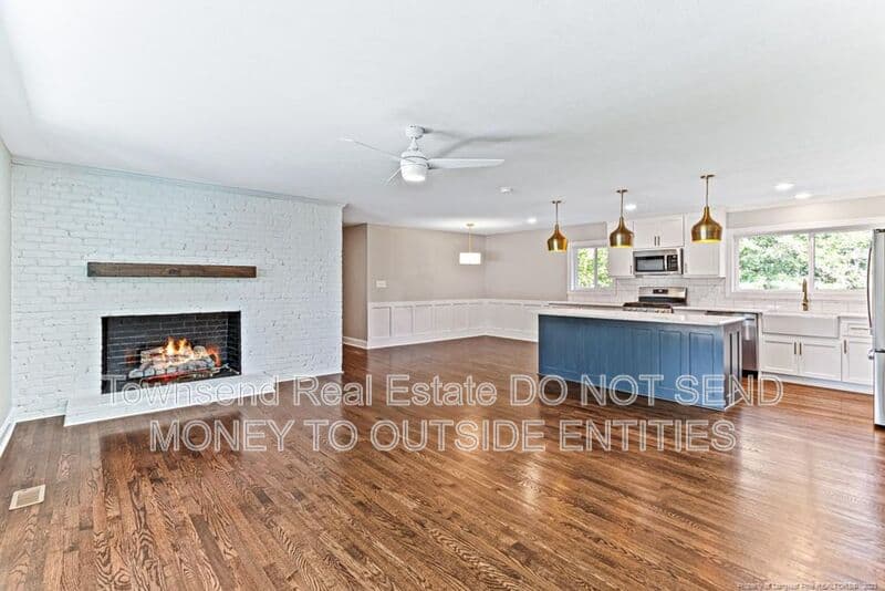 Fayetteville House: 315 Westview Dr.