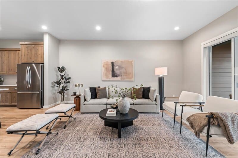 Star House: 2218 North Leatherwood Avenue