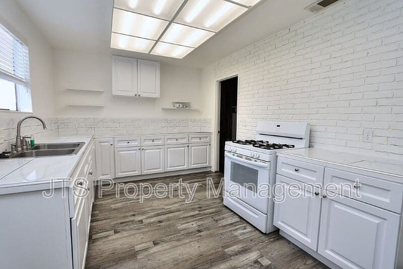 Sacramento House: 2733 Marilona Drive