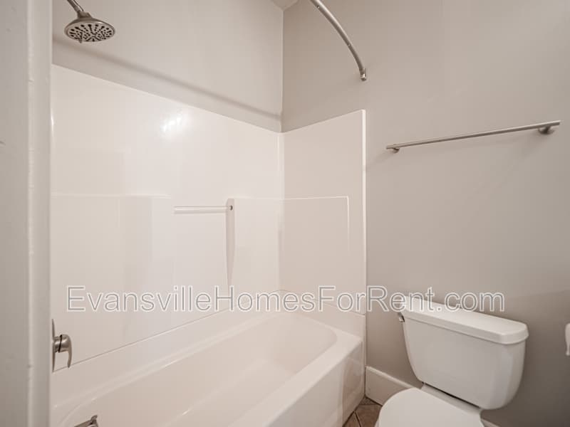 Evansville House: 319 Adams Avenue