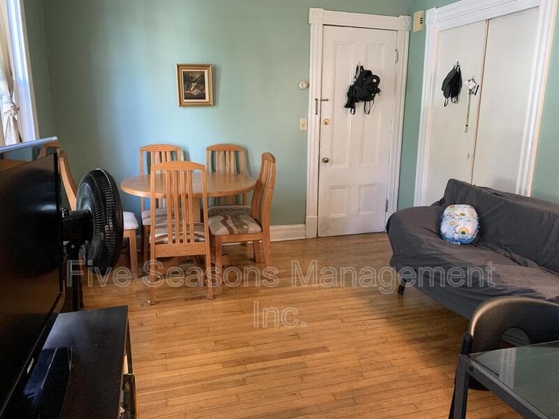 Burlington Condo: 122 Buell st - A