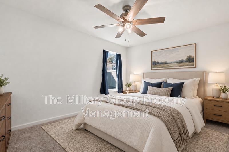 Jacksonville House: 6506 Sandler Lakes Drive