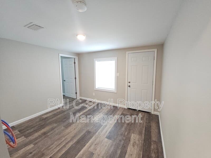 Pensacola House: 3258 Peagler Plaza Rd