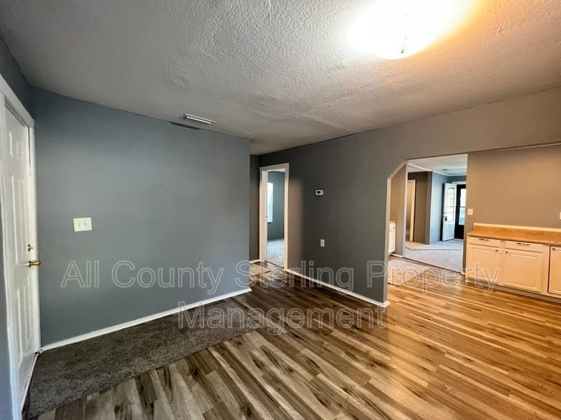 Lake City House: 727 SE Dade Street