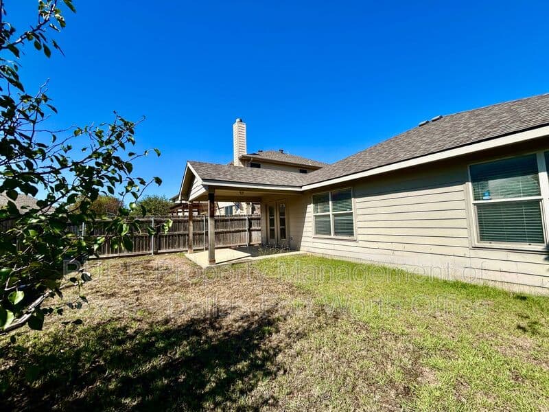 Fort Worth House: 321 Fossil Bridge Drive