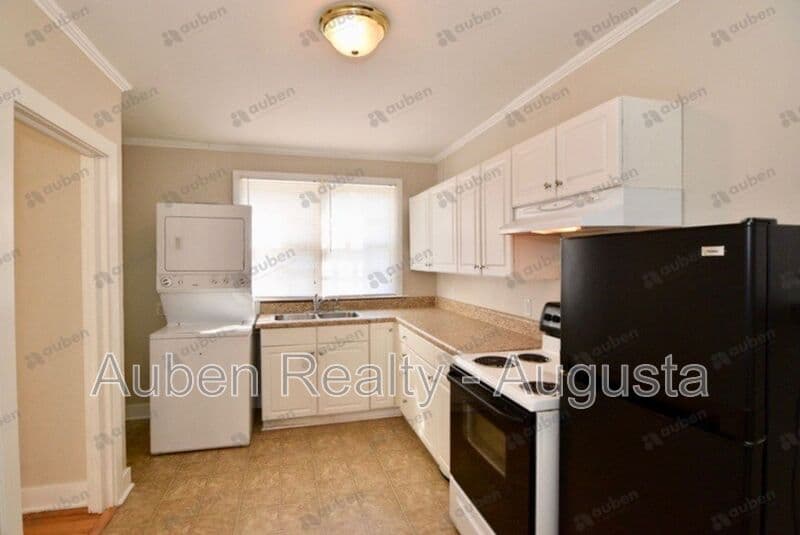 Augusta House: 512 Beaufort Drive