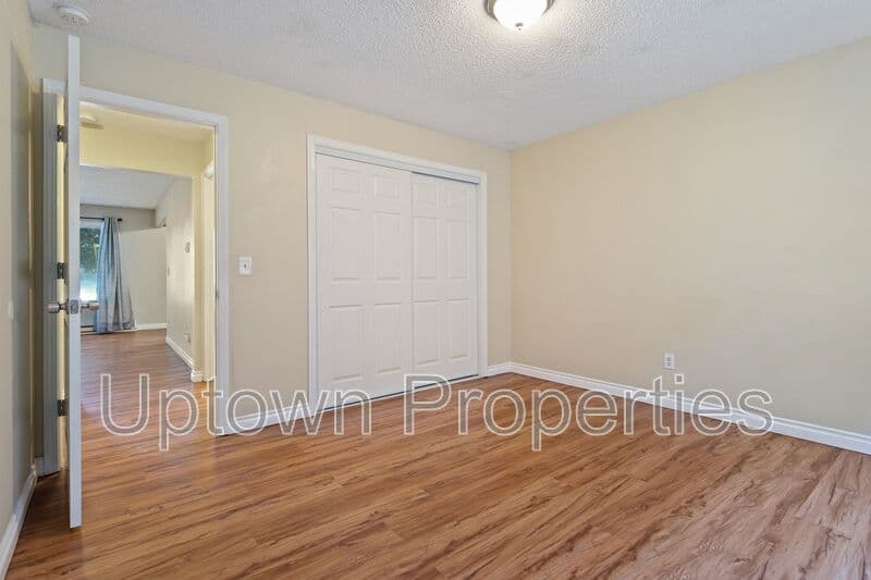 Portland House: 4633 SW Huber St