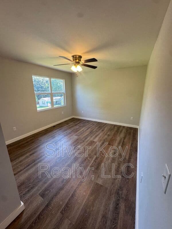 Athens House: 1603 Hutsell Drive