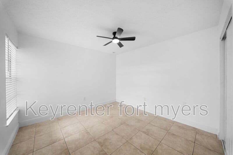 Fort Myers House: 11368 SUMMERWINDS CT