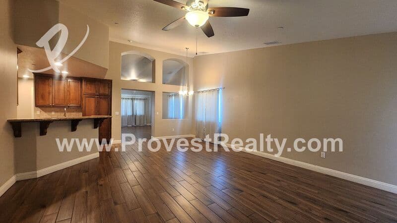 Hesperia House: 17907 Birch St