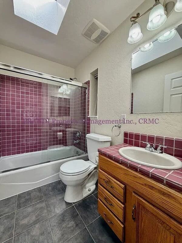 San Rafael Condo: 4 Woods St.